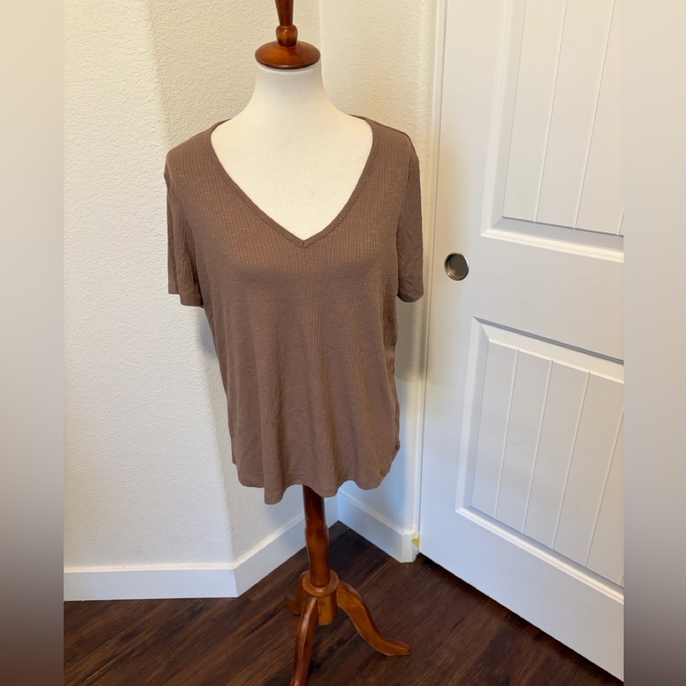 Old Navy V-Neck Ribbed Short Sleeve Top - Brown
